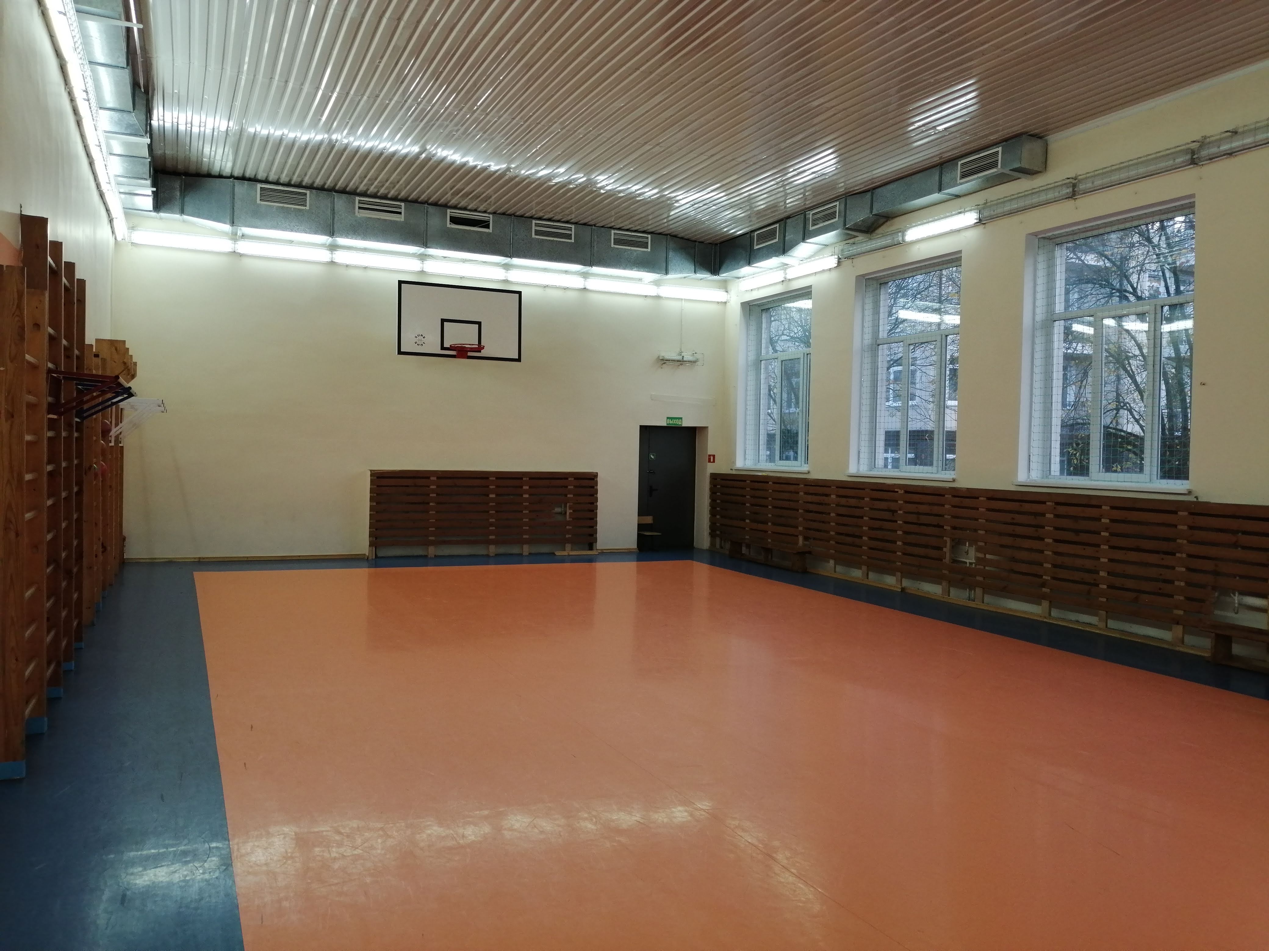 Спортивный зал в здании по  ул. Тенистая аллея.